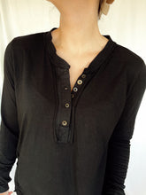 Load image into Gallery viewer, Button Top