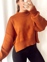 Load image into Gallery viewer, Knit Mockneck - Camel
