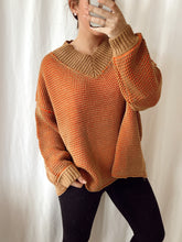 Load image into Gallery viewer, Oversized Two Toned Sweater
