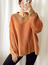 Load image into Gallery viewer, Oversized Two Toned Sweater
