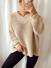 Load image into Gallery viewer, Oversized Two Toned Sweater
