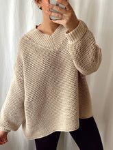 Load image into Gallery viewer, Oversized Two Toned Sweater
