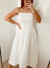 Load image into Gallery viewer, White Strapless Dress
