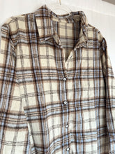 Load image into Gallery viewer, Plaid Shacket - Plus
