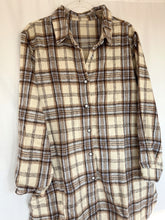 Load image into Gallery viewer, Plaid Shacket - Plus
